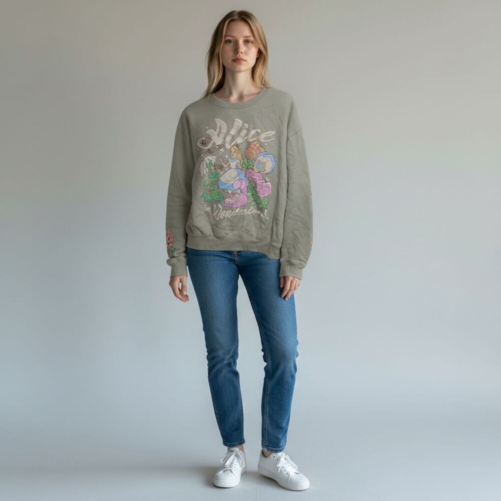 Disney Alice In Wonderland Women’s Floral Nature Pullover Crewneck Sweater Sz M